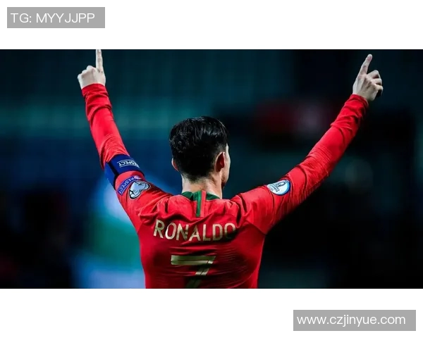 C罗在绿茵场上的精彩瞬间汇总足球明星的非凡技艺与激情表现